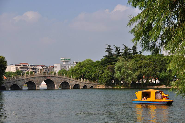 荆州创建全国文明城市 人人都是参与者