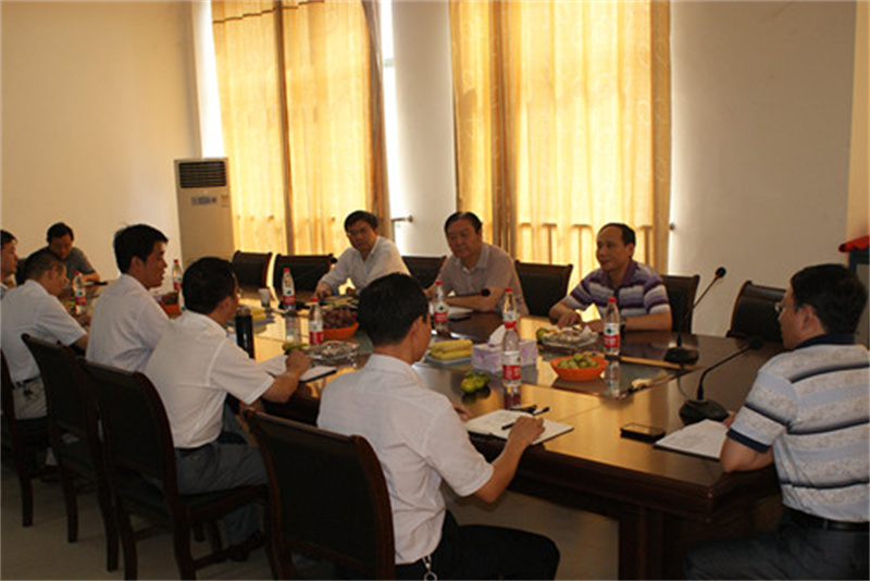 学校举行教师节座谈会