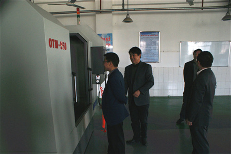 市教育局开学工作检查