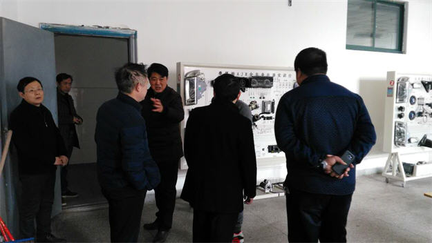 学校领导班子进行春季开学工作大检查