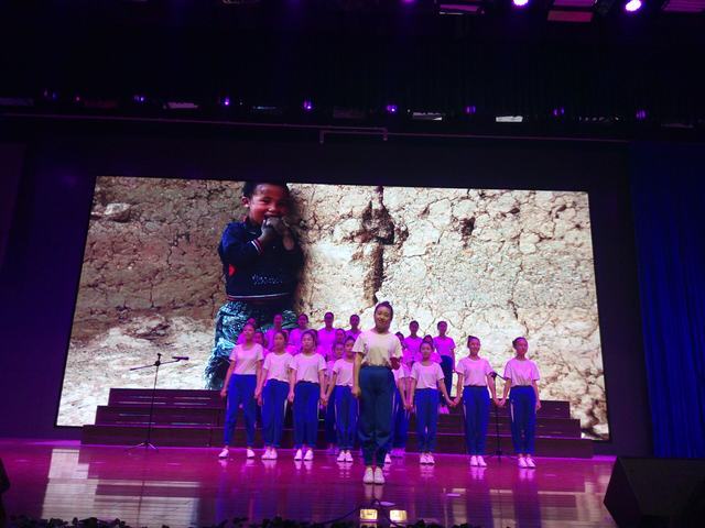 唱响经典歌曲 演绎多彩青春