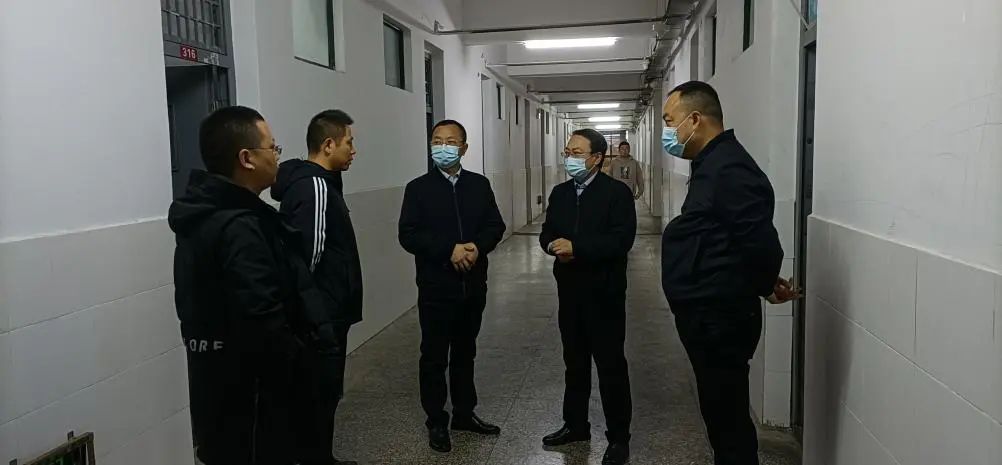 暖心聚力共克时艰！校领导进宿舍慰问在校师生