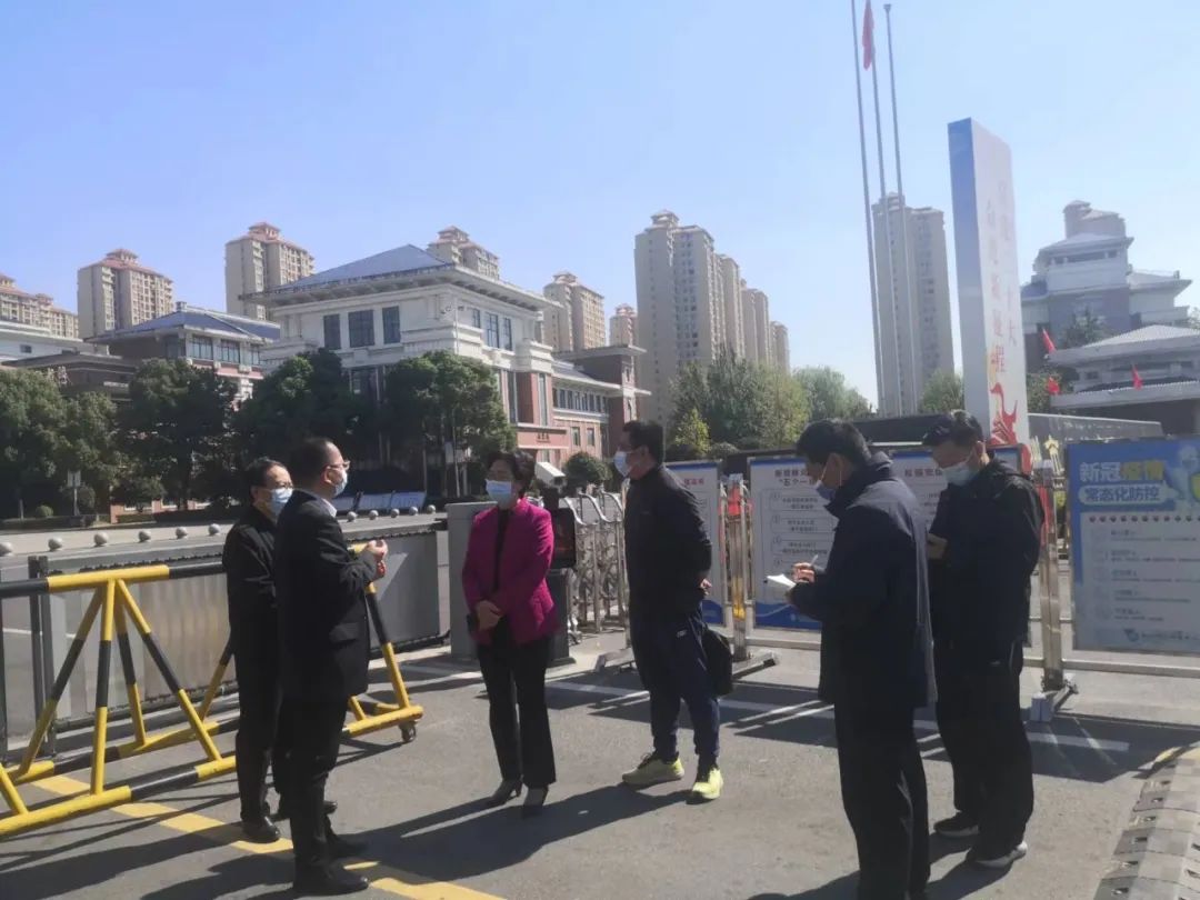 刘辉萍检查我校疫情防控工作