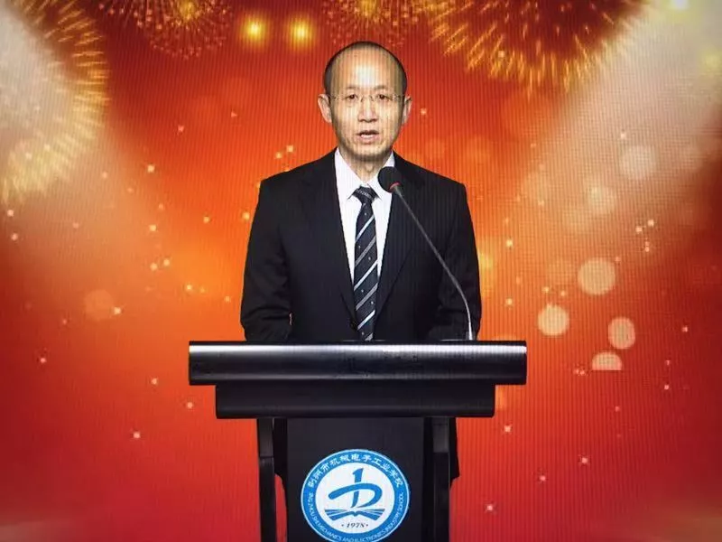 荆州市机械电子工业学校发表2019年新春贺词