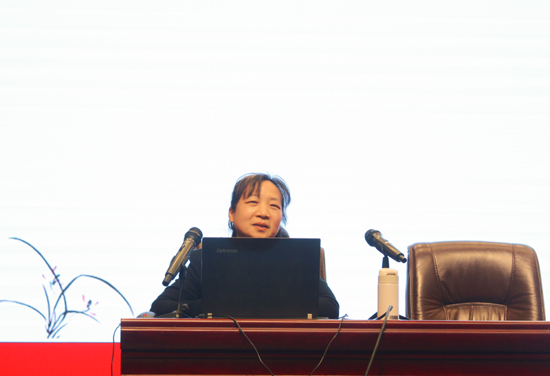 我校举行师德师风专题讲座