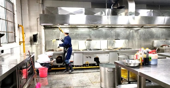 强化学校食堂管理 守护师生舌尖安全｜校园食品安全排查，我们在行动！