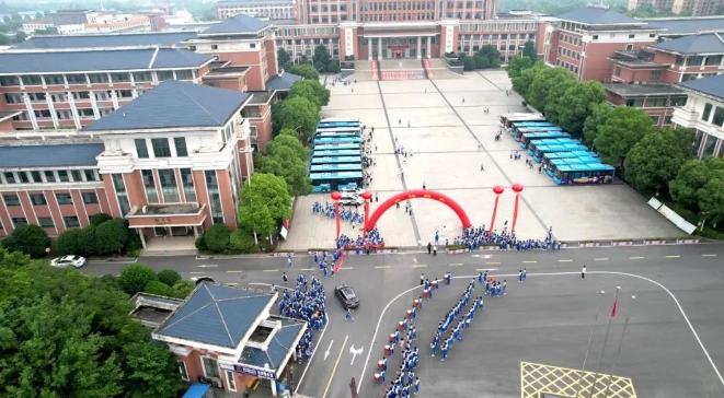 翩翩少年郎 相望青云端！荆州市机械电子工业学校2024年高考送考纪实