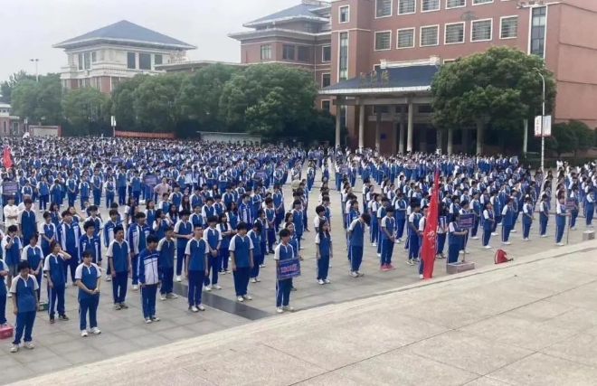 挥少年激情 谱青春旋律！我校举行乒乓球比赛和足球比赛颁奖仪式